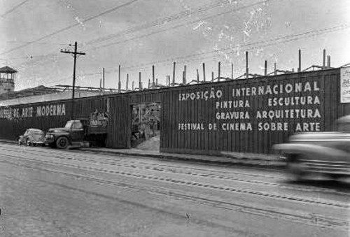 Avenida Paulista Belvedere do Trianon 1 Bienal Internacional 1951 01 500x339 - Srie Avenida Paulista: Belvedere ao MASP - exposio fotogrfica virtual.