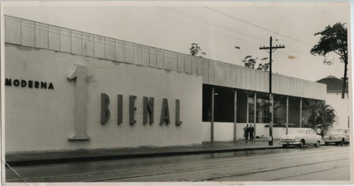 pavilhao da primeira bienal2 500x263 - Srie Avenida Paulista: Belvedere ao MASP - exposio fotogrfica virtual.